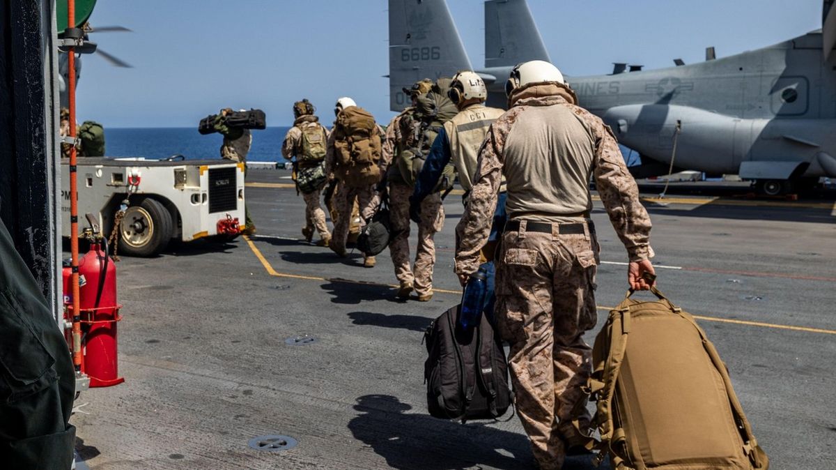 Američtí mariňáci v nové roli? Před Íránem mohou chránit i na palubě cizích tankerů